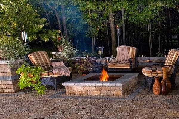 600x400-Hardscapes-firepit-night