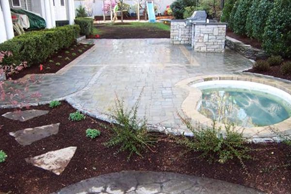 600x400-Hardscapes-patio-hottub
